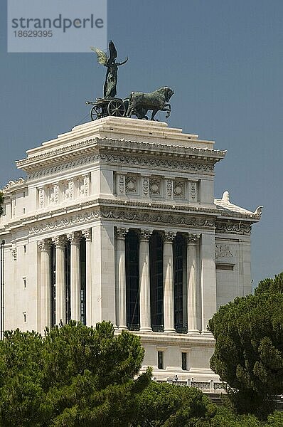 Nationaldenkmal für Viktor Emanuel II.  Monumento Nzionle Vittorio Emnuele  Kunst-Reiterdenkml  Rom  Latium  Italien  Europa