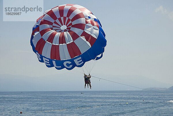 Gleitschirmflieger  Selce  Kvarner Bucht  Kroatien  Paraglider  paragliding  Gleitschirmfliegen  Europa