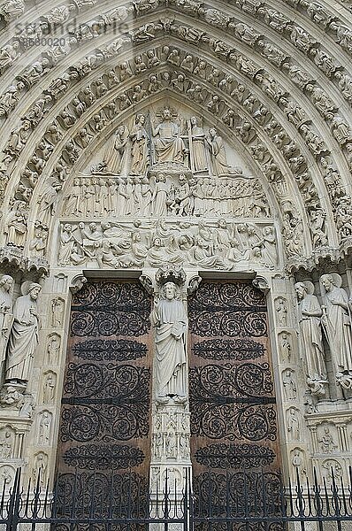 Kirchenportal  Kathedrale Notre Dame  Ile de la Cite  Paris  Frankreich  Europa