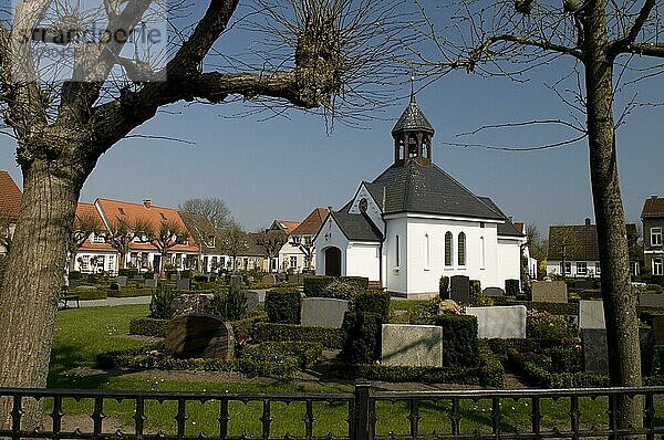 Kapelle und Friedhof  Fischersiedlung Holm  Schleswig  Schleswig-Holstein  Deutschland  Europa
