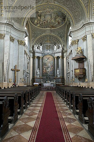 Deckenfresken von Franz Anton Maulpertsch  Grosskirche  Papa  Transdanubien  Ungarn  Pfarrkirche  Europa
