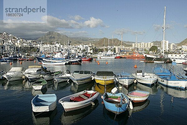 Ships in old harbour of Los Cristanos  Tenerife  Canary Islands  Spain  Schiffe im alten Hafen von Los Cristanos  Teneriffa  Kanarische Inseln  Querformat  horizontal  Spanien  Europa