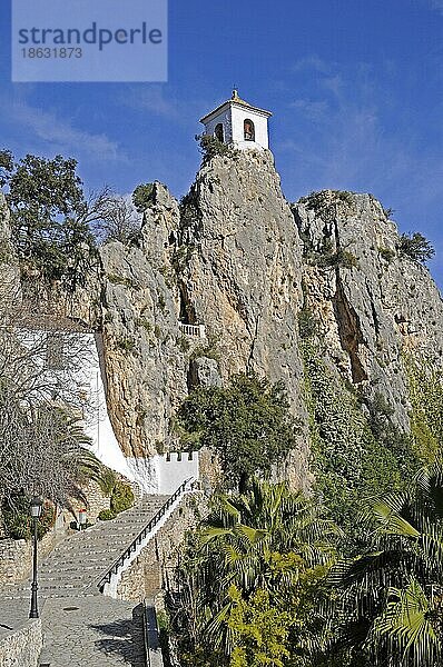 Glockenturm vom Kastell  Guadalest  Provinz Alicante  Spanien  Europa