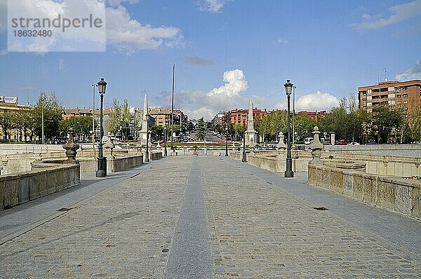 Brücke Puente de Toledo  Madrid  Spanien  Europa