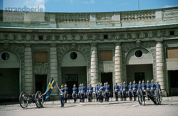 Ablösung der königlichen Wache  Schloss Kungliga  Stockholm  Schweden  Europa