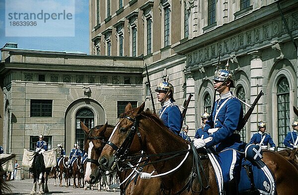 Ablösung der königlichen Wache  Schloss Kungliga  Stockholm  Schweden  Europa