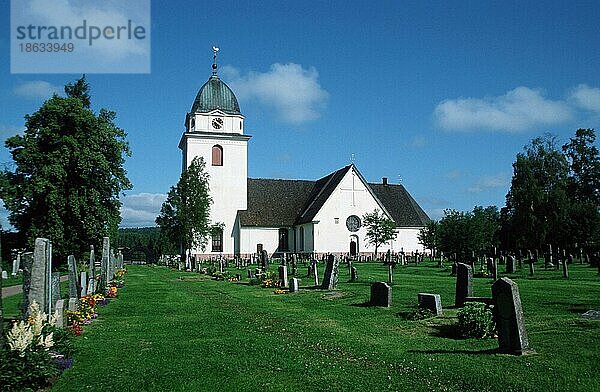 Church and cemetary  Rattvik  Sweden  Kirche und Friedhof  Siljansee  Rättvik  Schweden  Europa