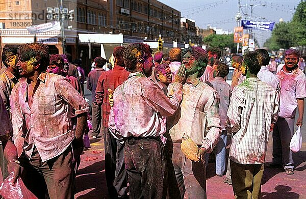 Holi-Fest in Jaipur  Indien  Asien