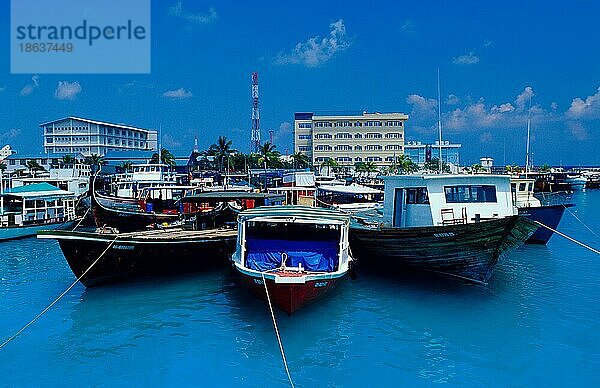 Harbour of Male  Maldives  Hafen von Male  Asia  Querformat  horizontal  Boot  Schiff  boat  ship  Malediven  Asien