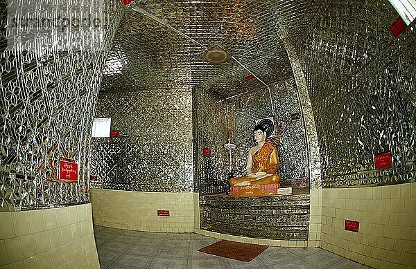 Interior of temple  Kawthaung  Burma  Myanmar  Innenraum von Tempel  Kawthaung  Birma  Myanmar  Asien