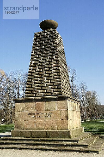 Kriegsdenkmal  Gefallenen-Denkmal  Steinfurt  Burgsteinfurt  Münsterland  Nordrhein-Westfalen  Deutschland  Europa