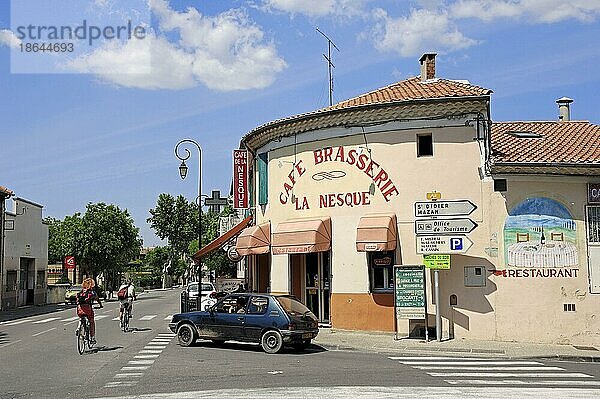 Restaurant 'La Nesque'  Pernes-les-Fontaines  Vaucluse  Provence-Alpes-Cote d'Azur  Südfrankreich