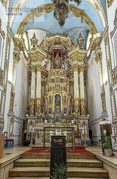 Goldener Altar in der historischen und berühmten Kirche Unseres Herrn von Bomfim in Salvador  Bahia  Brasilien  Brasilien  Südamerika
