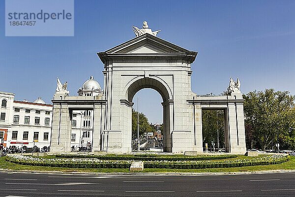 Monumentales Tor Puerta de San Vicente  Madrid  Spanien  Europa