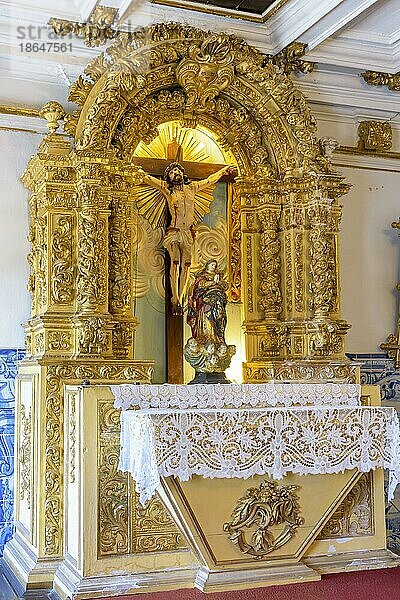 Altar einer alten und historischen Barockkirche mit Blattgold und dem Bild von Jesus Christus in der Stadt Salvado in Bahia  Brasilien  Brasilien  Südamerika