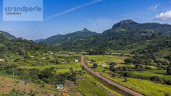 Luftaufnahme der Berglandschaft um Man  Elfenbeinküste  Afrika