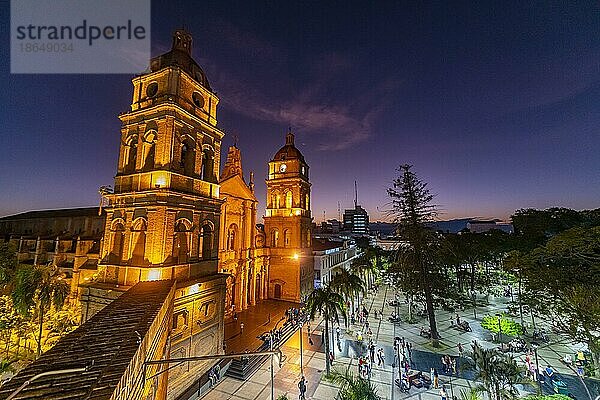 Kathedralenbasilika St. Lorenz bei Nacht  Santa Cruz de la Sierra  Bolivien  Südamerika