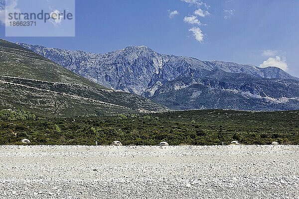 Ehemalige Befestigungsanlage  Bunker am Strand des Ionisches Meeres  Palasë  Qark Vlora  Albanien  Europa