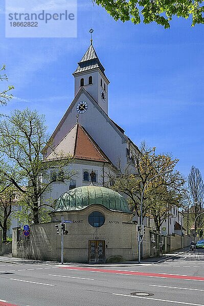 Katholische Kirche St. Anton  Kempten  Allgäu  Bayern  Deutschland  Europa