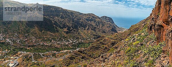 Panoramablick vom Aussichtspunkt El Palmarejo auf La Gomera  Kanarische Inseln