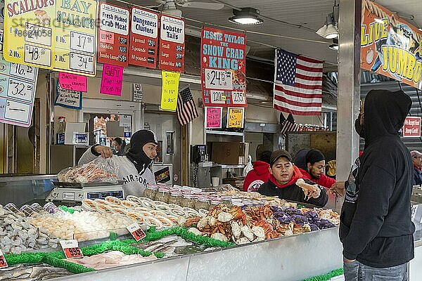 Washington  DC  Der städtische Fischmarkt. Er wurde 1805 gegründet und ist der älteste ununterbrochen betriebene Freiluft Fischmarkt in den Vereinigten Staaten