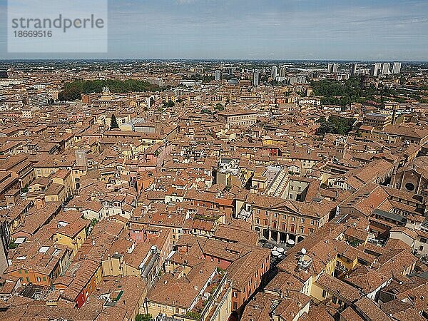 Luftaufnahme von Bologna  Italien  Europa