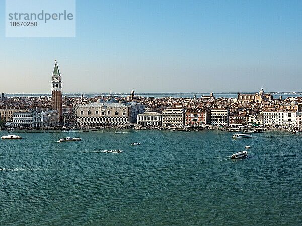 Markusplatz in Venedig  Italien  Europa