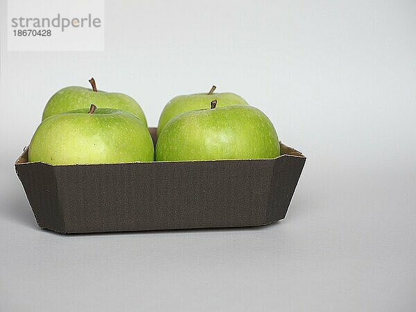 Granny Smith Apfel Obst Lebensmittel im Karton Korb