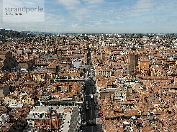 Luftaufnahme von Bologna  Italien  Europa