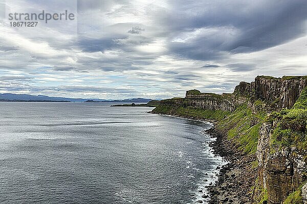 Steilküste  Halbinsel Trotternish  Isle of Skye  Schottland  Großbritannien  Europa