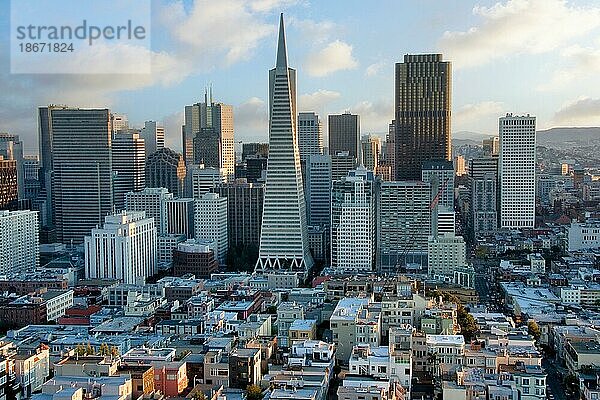 Blick auf das Finanzviertel in San Francisco  Kalifornien  USA  Nordamerika