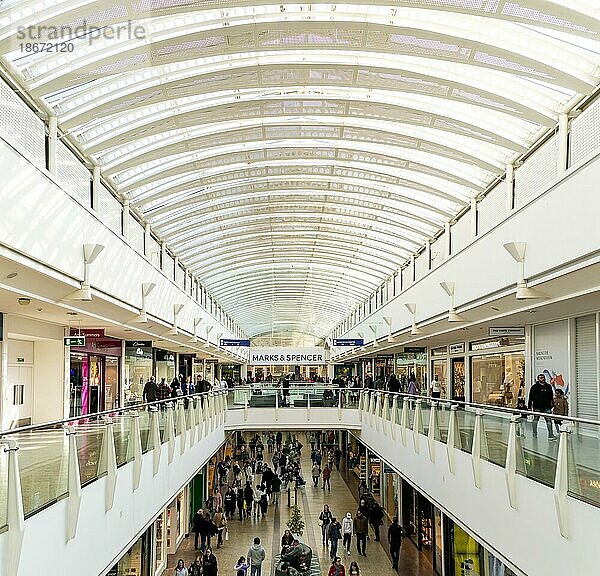 Innenraum des Einkaufszentrums Mall  Cribbs Causeway  Patchway  Bristol  England  UK
