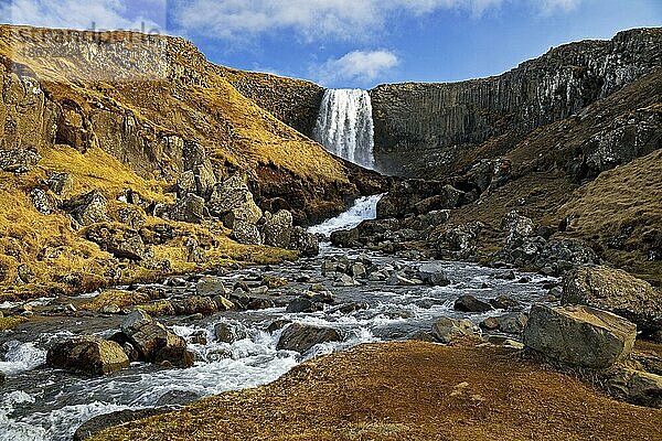 Wasserfall Svöðufoss  Snaefellsjökull-Nationalpark  Snæfellsnes  Westisland  Vesturland  Island  Europa