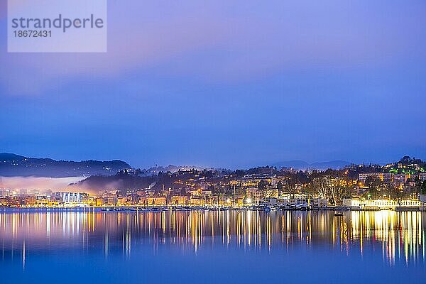 Lugano bei Nacht  Tessin  Schweiz  Europa