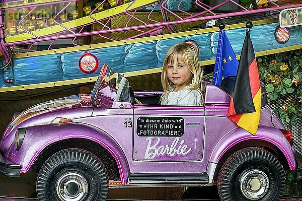 Kinder-Karussell  Fahrgeschäft  Himmelfahrtsmarkt  Kempten  Allgäu  Bayern  Deutschland  Europa