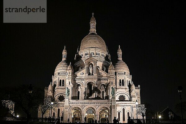 Basilika Sacré-C?ur de Montmatre bei Nacht  Frontansicht  Montmatre  Paris  Frankreich  Europa