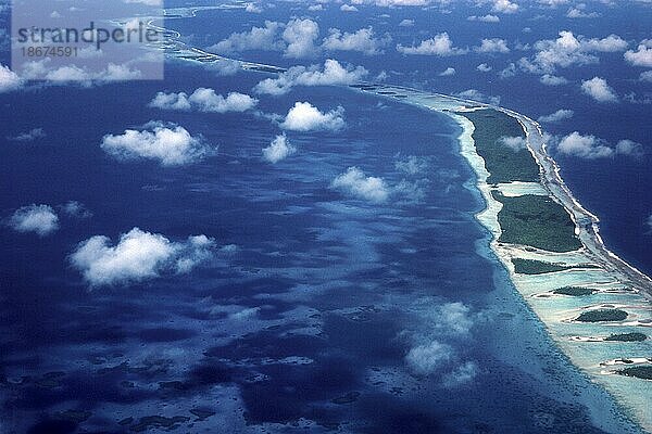 Luftaufnahme vom Atoll Rangiroa  Südsee  Französisch Polynesien