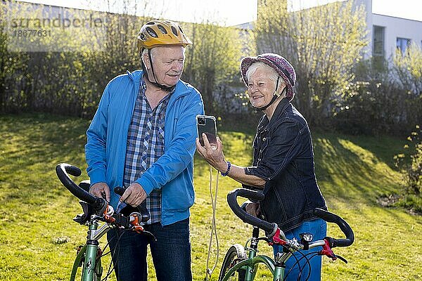 Thema: Rentner mit Mountainbikes  Wiehl  Deutschland  Europa
