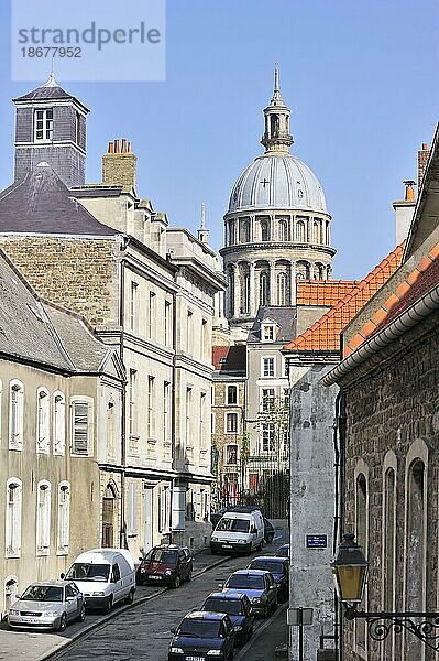 Die Basilika Notre Dame de Boulogne in Boulogne sur Mer  Frankreich  Europa