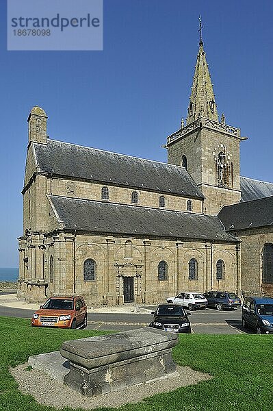 Die Kirche Notre Dame du Cap Lihou in Granville  Normandie  Frankreich  Europa