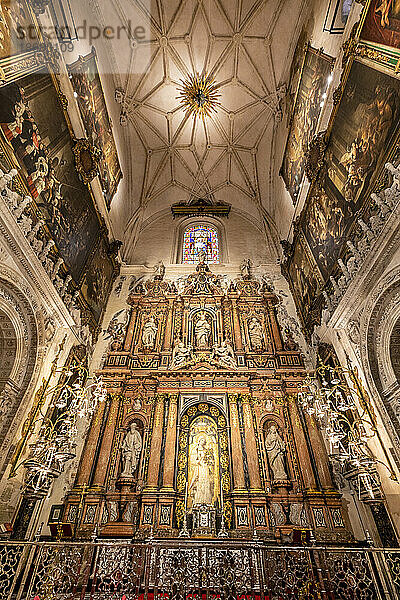 Innenraum der Kathedrale von Sevilla  UNESCO-Weltkulturerbe  Sevilla  Andalusien  Spanien  Europa