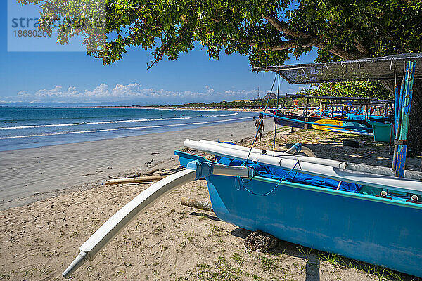 Blick auf den Angelausleger am Strand von Kuta  Kuta  Bali  Indonesien  Südostasien  Asien