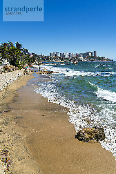 Schwarzer Strand (Playa Negra)  Concon  Provinz Valparaiso  Region Valparaiso  Chile  Südamerika