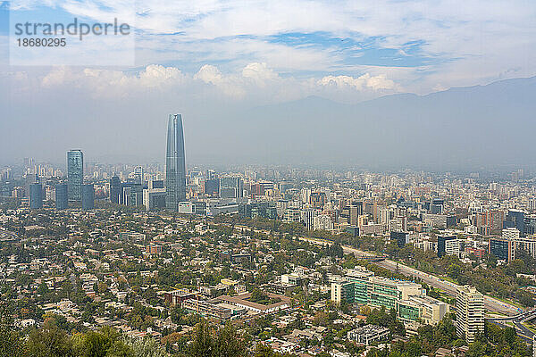 Providencia mit Gran Torre Santiago  Provinz Santiago  Metropolregion Santiago  Chile  Südamerika