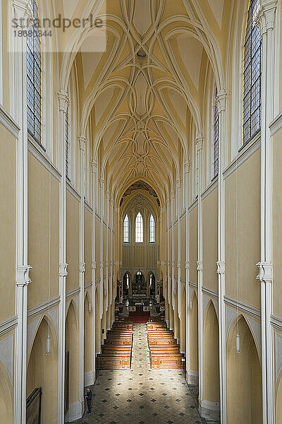 Innenraum der Kathedrale Mariä Himmelfahrt und St. Johannes der Täufer  UNESCO-Weltkulturerbe  Kutna Hora  Tschechische Republik (Tschechien)  Europa