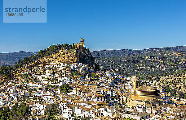 Das spanische Dorf Montefrio  Andalusien  Spanien  Europa