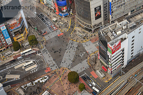 Luftaufnahme der Shibuya-Kreuzung  Tokio  Honshu  Japan  Asien