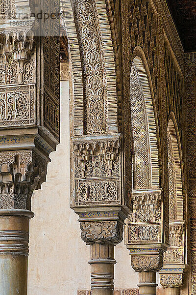 Hof der Löwen  Alhambra  UNESCO-Weltkulturerbe  Granada  Andalusien  Spanien  Europa