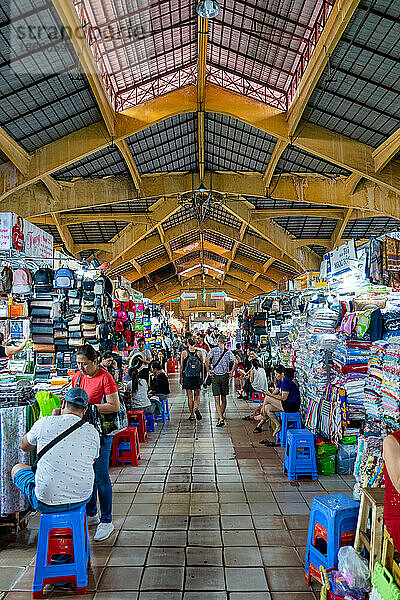 Innenraum des Ben-Thanh-Marktes  Ho-Chi-Minh-Stadt  Vietnam  Indochina  Südostasien  Asien