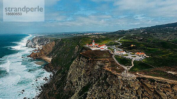 Luftaufnahme von Cabo da Roca  dem westlichsten Punkt Kontinentaleuropas  in der Nähe von Sintra  Portugal  Europa